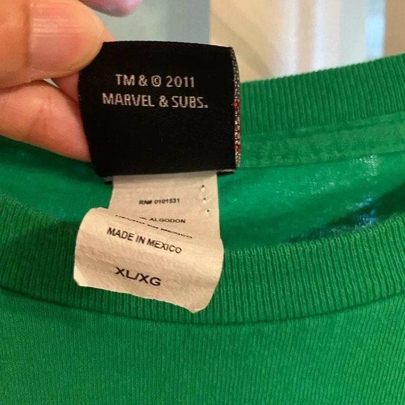 *EUC* 2011 Mad Engine Marvel Avengers Shirt - Green - Men’s Size XL - Picture 3 of 3